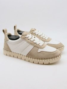 Bellucci Sneakersy w kolorze beżowo-białym rozmiar: 37. Białe trampki Bellucci, bez wzorów, bez zapięcia. Za 136,13 zł.