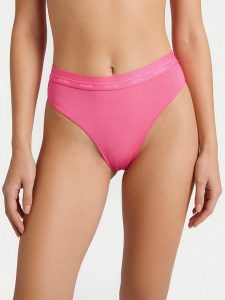 Guess Figi brazylijskie O5RE25 KCF20 Różowy. Czerwone figi Guess, z aplikacjami, z syntetyku. Za 118,99 zł.