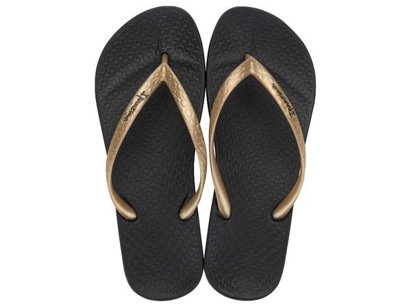 Klapki damskie Ipanema Anatomica Tan. Czarne klapki Ipanema, bez wzorów, z materiału, bez obcasa. Za 62,99 zł.