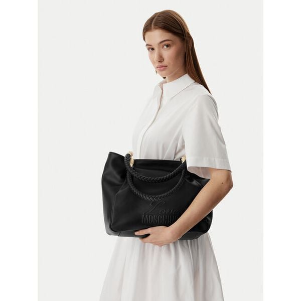 Torebka LOVE MOSCHINO. Czarne torebki klasyczne LOVE MOSCHINO, bez wzorów, bez dodatków. Za 680,99 zł.