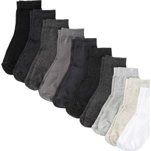Krótkie skarpetki basic (10 szt.) z bawełny organicznej. Czarne skarpetki bonprix, bez wzorów, z bawełny. Za 57,99 zł.