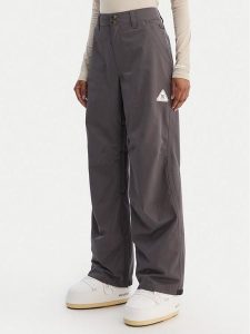 DC Shoes Spodnie snowboardowe Riveter ADJTP03029 Czarny Regular Fit. Czarne spodnie sportowe DC Shoes, s, bez wzorów, z syntetyku, narciarskie. Za 419,99 zł.