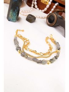 Pierres delicates Pozłacana bransoletka z labradorytami rozmiar: onesize. Szare bransoletki Pierres delicates, z labradorytem, pozłacane. Za 39,99 zł.