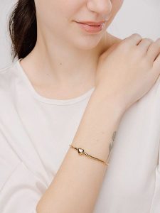 Pandora Pozłacana bransoletka rozmiar: 21. Żółte bransoletki Pandora, pozłacane. Za 399,95 zł.
