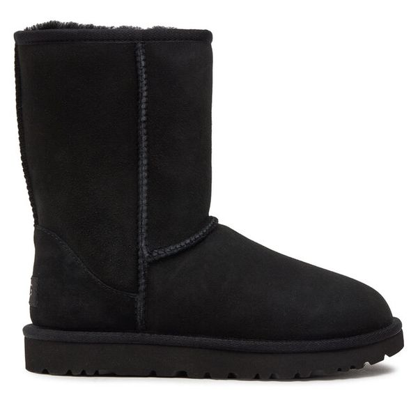Śniegowce Ugg. Czarne buty zimowe Ugg, bez obcasa, bez zapięcia. Za 989,99 zł.