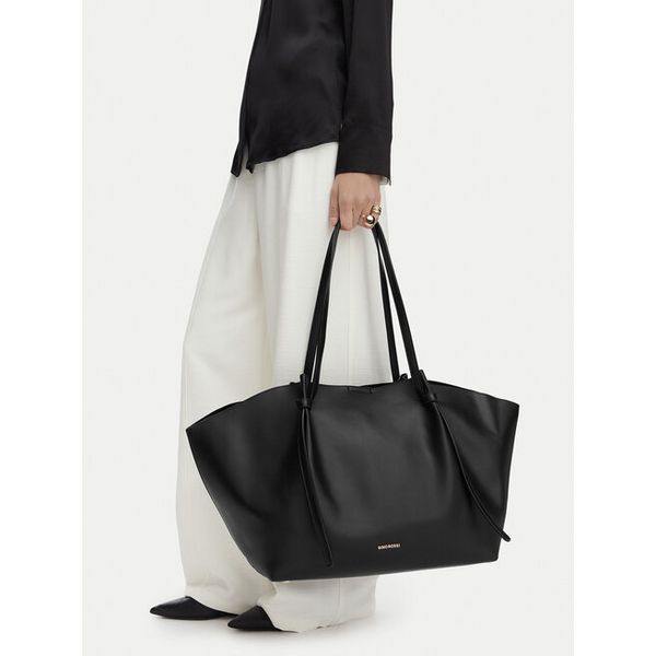 Torebka GINO ROSSI. Czarne shopper bag Gino Rossi, bez wzorów, bez dodatków. Za 279,99 zł.