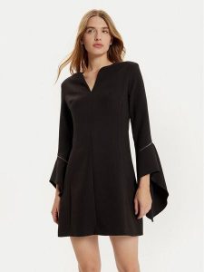 Rinascimento Sukienka koktajlowa CFC0121164003 Czarny Regular Fit. Czarne kombinezony Rinascimento, m, bez wzorów, z syntetyku, wizytowe, bez kołnierzyka, bez ramiączek. Za 349,99 zł.
