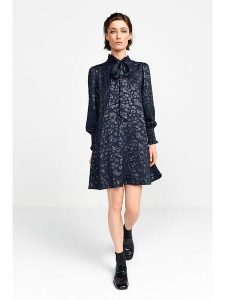 Rich & Royal Sukienka w kolorze granatowym rozmiar: 36. Niebieskie sukienki Rich & Royal, bez wzorów, bez kołnierzyka, bez ramiączek, mini. Za 303,06 zł.