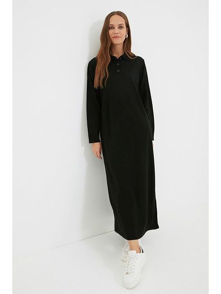 Trendyol Sukienka dzianinowa w kolorze czarnym rozmiar: S/M. Czarne sukienki Trendyol, m, bez wzorów, z dzianiny, bez kołnierzyka, bez ramiączek, maxi. Za 113,36 zł.