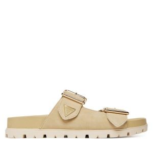 Klapki Guess. Brązowe klapki Guess, z aplikacjami, bez obcasa. Za 379,99 zł.