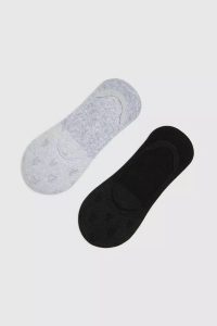 Skarpetki stopki z serduszkiem 2-pack. Skarpetki MOODO, bez wzorów. W wyprzedaży za 13,99 zł.