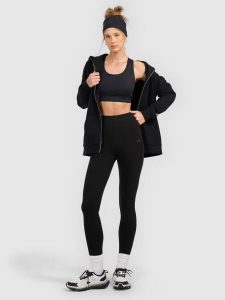 Legginsy fitness damskie z wysokim stanem. Czarne legginsy 4f, bez wzorów, z bawełny, z podwyższonym stanem, długie. Za 64,57 zł.