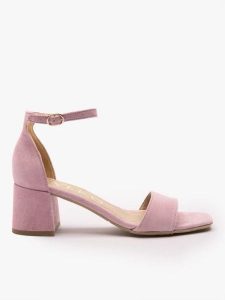 Jasnoróżowe sandały na obcasie. Czerwone sandały Ryłko, bez wzorów, ze skóry, bez obcasa, na obcasie, bez zapięcia. Za 399,99 zł.