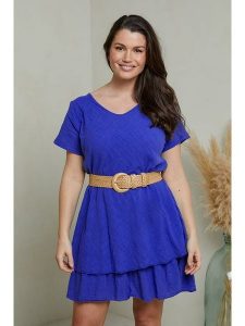 Curvy Lady Sukienka w kolorze niebieskim rozmiar: 40/42. Niebieskie sukienki Curvy Lady, bez wzorów, klasyczne, bez kołnierzyka, bez ramiączek, midi. Za 148,45 zł.