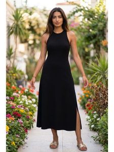 SOULSHAE Sukienka w kolorze czarnym rozmiar: S/M. Czarne sukienki SOULSHAE, m, bez wzorów, z wiskozy, bez kołnierzyka, bez ramiączek, maxi. Za 122,95 zł.