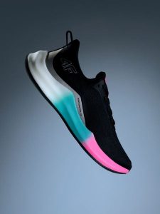 4F Buty treningowe STEP CONTROL 1.0 damskie - czarne 40. Czarne buty sportowe 4f, bez wzorów, bez zapięcia, na fitness i siłownię. Za 229,99 zł.