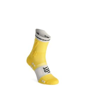 Skarpety biegowe Compressport Pro Racing Socks v4.0 Trail. Żółte skarpetki Compressport, bez wzorów. Za 78,99 zł.
