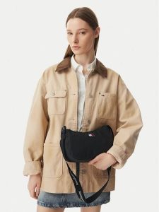 Tommy Jeans Torebka Tjw Ess Daily Shoulder Bag AW0AW18768 Czarny. Czarne torebki klasyczne Tommy Jeans, bez wzorów, z jeansu, bez dodatków. Za 249,99 zł.