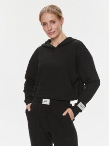 Guess Bluza Aislin V4RQ00 KC2T0 Czarny Regular Fit. Czarne bluzy Guess, m, z aplikacjami, z syntetyku, bez kaptura. Za 179,99 zł.