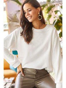 Olalook Bluza w kolorze białym rozmiar: M. Białe bluzy Olalook, m, bez wzorów, bez kaptura. Za 83,22 zł.