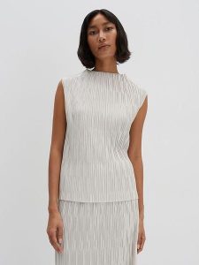 Someday. Top w kolorze kremowym rozmiar: 36. Brązowe topy someday., bez wzorów, bez kołnierzyka, bez ramiączek. Za 121,99 zł.