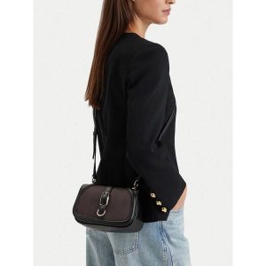 Torebka Nine West. Czarne listonoszki Nine West, bez wzorów, bez dodatków. Za 199,99 zł.