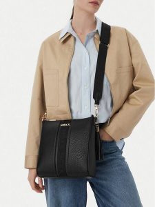 MEXX Torebka CEO-MEXX-S-017-10 Czarny. Czarne torebki klasyczne Mexx, bez wzorów, ze skóry, bez dodatków. Za 219,99 zł.