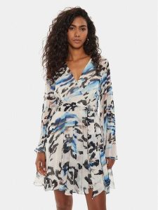 Guess Sukienka codzienna W4YK29 WDW82 Kolorowy Regular Fit. Kombinezony Guess, s, z aplikacjami, z syntetyku, bez kołnierzyka, bez ramiączek. Za 289,99 zł.