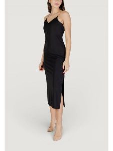Morgan Sukienka koktajlowa 261-RYAN Czarny Regular Fit. Czarne kombinezony Morgan, bez wzorów, z syntetyku, wizytowe, bez kołnierzyka, bez ramiączek. Za 279,99 zł.