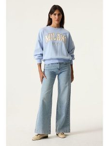 Garcia Bluza w kolorze błękitnym rozmiar: XL. Niebieskie bluzy Garcia, xl, bez wzorów, bez kaptura. Za 136,13 zł.