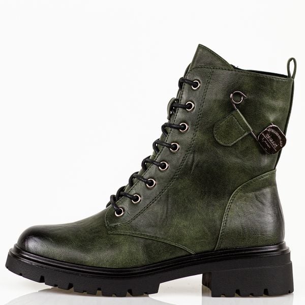 Zielone trapery damskie M.Daszyński 2508-4. Brązowe botki M.Daszyński, na jesień, z aplikacjami, z jeansu, z okrągłym noskiem, bez obcasa, bez zapięcia. W wyprzedaży za 185,07 zł.