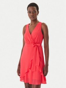 Morgan Sukienka koktajlowa 241-ROSVAL Różowy Regular Fit. Czerwone kombinezony Morgan, bez wzorów, z syntetyku, wizytowe, bez kołnierzyka, bez ramiączek. Za 299,99 zł.