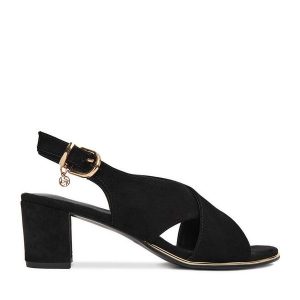 Sandały Lasocki. Czarne sandały Lasocki, bez wzorów, bez obcasa, bez zapięcia. Za 199,99 zł.