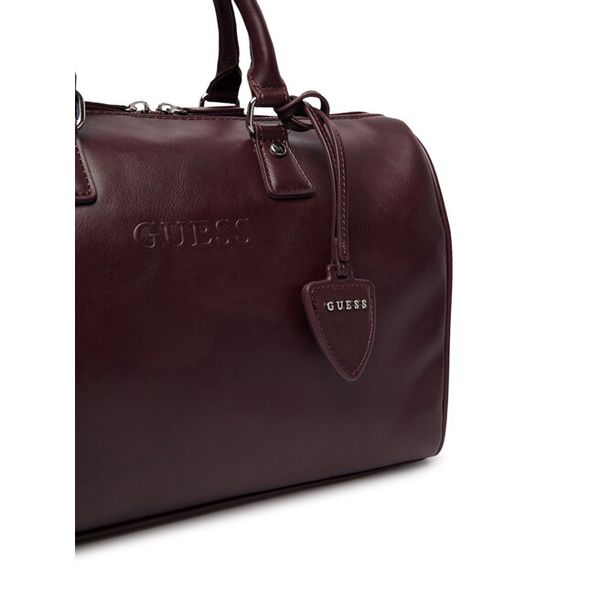 Torebka Guess. Fioletowe kuferki Guess, z aplikacjami, bez dodatków. Za 434,99 zł.