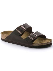 Birkenstock Skórzane klapki "Arizona" w kolorze brązowym rozmiar: 35. Brązowe klapki Birkenstock, bez wzorów, bez obcasa. Za 342,60 zł.