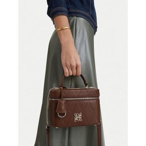 Torebka Nine West. Brązowe kuferki Nine West, bez wzorów, bez dodatków. Za 279,99 zł.