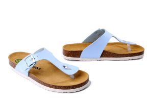 DR. BRINKMANN 700714-55 hellblau, klapki japonki damskie. Niebieskie klapki Dr. Brinkmann, bez wzorów, bez obcasa. Za 164,90 zł.