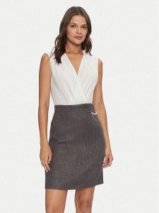 Rinascimento Sukienka codzienna CFC0120028003 Kolorowy Regular Fit. Kombinezony Rinascimento, l, bez wzorów, z syntetyku, bez kołnierzyka, bez ramiączek. Za 419,99 zł.