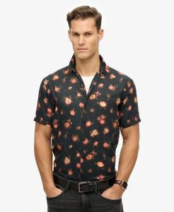 Superdry Koszula krótki rękaw z nadrukiem – Abstract Floral Red, 100% modal. Czerwone koszule Superdry, l, bez wzorów, z materiału, bez kołnierzyka, bez ramiączek. Za 265,35 zł.