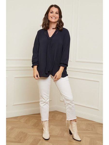 Curvy Lady Bluzka w kolorze granatowym rozmiar: 40/42. Niebieskie bluzki Curvy Lady, bez wzorów, klasyczne, bez kołnierzyka, bez ramiączek. Za 100,99 zł.