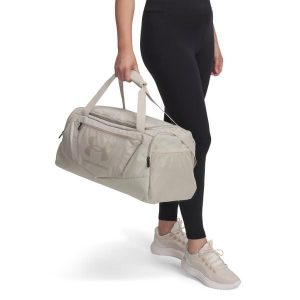 Torba sportowa Under Armour Undeniable 5.0 (S). Białe torby podróżne i sportowe Under Armour, bez wzorów. Za 264,00 zł.