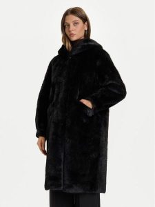 Rinascimento Futro CFC0122225003 Czarny Regular Fit. Czarne płaszcze Rinascimento, s, bez wzorów, z futra, bez kaptura. Za 719,99 zł.