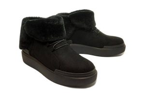BIG STAR GG274990 czarny, botki damskie. Czarne botki Big Star, na zimę, bez wzorów, bez obcasa, bez zapięcia. Za 279,90 zł.