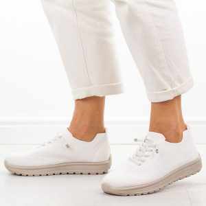 Białe sportowe buty damskie News 231. Białe buty sportowe NEWS, na lato, bez wzorów, z dresówki, bez zapięcia, trekkingowe. Za 129,00 zł.