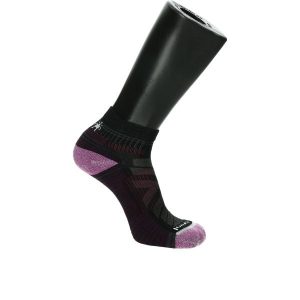 Skarpety turystyczne damskie Smartwool Hike. Czarne skarpetki Smartwool, bez wzorów, z wełny. Za 100,49 zł.