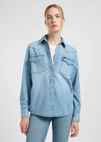 LEE DAMSKA KOSZULA JEANSOWA LEE WESTERN SHIRT MODERN BLUE 112363425. Niebieskie koszule Lee, s, bez wzorów, z jeansu, bez kołnierzyka, bez ramiączek. Za 179,99 zł.