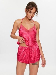 Hunkemöller Koszulka piżamowa Cami 203225 Różowy Comfortable Fit. Czerwone koszule nocne Hunkemöller, bez wzorów, z wiskozy, bez ramiączek. Za 79,99 zł.