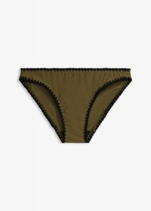 Skąpe figi bikini z haftem. Czarne figi bonprix, bez wzorów. Za 32,99 zł.