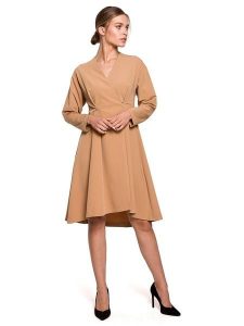 Stylove Sukienka w kolorze beżowym rozmiar: L. Brązowe sukienki Stylove, l, bez wzorów, bez kołnierzyka, bez ramiączek, midi. Za 82,99 zł.