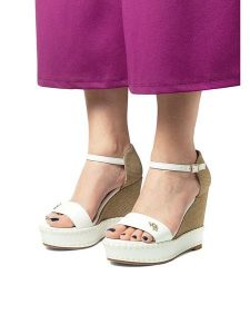 U.S. Polo Assn. Sandały w kolorze białym na koturnie rozmiar: 41. Białe sandały U.S. Polo Assn., bez wzorów, z otwartym noskiem, bez obcasa, na koturnie, bez zapięcia. Za 217,99 zł.